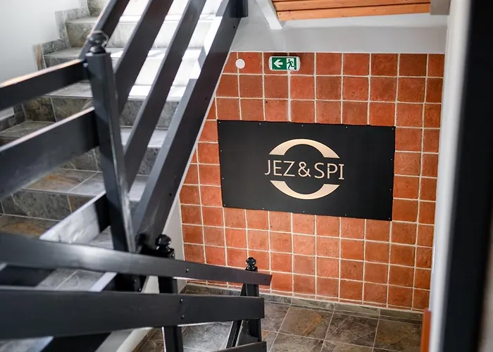Hotel Jez&spi - Fialka *